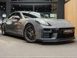 Grau Gebraucht 2025 Porsche Panamera Turbo S Limousine | 264.994 €