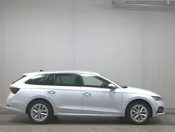 Weiss Gebraucht 2023 Skoda Octavia Style Kombi | 21.480 € (Etwas zu teuer)