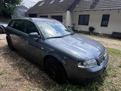 Grau Gebraucht 2002 Audi A4 Kombi | 800 € (Guter Preis)