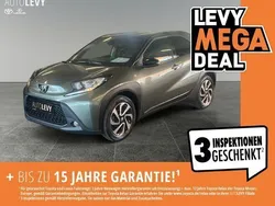 Grün Gebraucht 2023 Toyota Aygo Pulse Kleinwagen | 17.690 € (Fairer Preis)