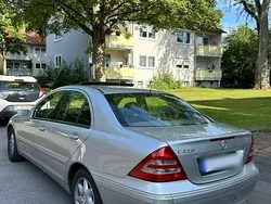 Silber Gebraucht 2003 Mercedes C220 Limousine | 2.100 € (Fairer Preis)