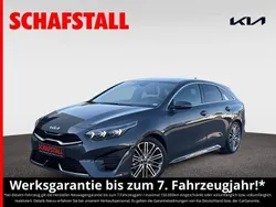 Grau ((h8g) pentametal met.) Gebraucht 2024 Kia ProCeed GT-Line Kleinwagen | 27.979 € (Fairer Preis)
