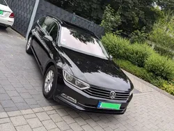 Schwarz Gebraucht 2015 VW Passat Comfortline Kombi | 9.700 € (Teuer)