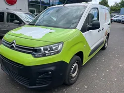 Weiß Gebraucht 2019 Citroën Berlingo Van / Kleinbus | 6.496 € (Guter Preis)