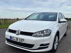 Weiß Gebraucht 2015 VW Golf VII LOUNGE Limousine | 8.000 € (Guter Preis)