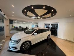 Weiss "nacre" Gebraucht 2020 Renault Megane E-Tech Kombi | 16.500 € (Teuer)
