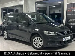 Grau Gebraucht 2020 VW Touran Highline Van / Kleinbus | 20.890 € (Superpreis)