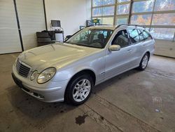 Brillantsilber Gebraucht 2005 Mercedes E200 Kombi | 3.199 €