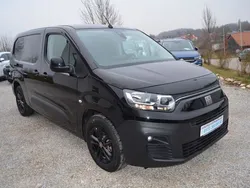 Schwarz Gebraucht 2023 Fiat e-Doblò Van / Kleinbus | 21.500 € (Guter Preis)
