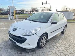 Weiß Gebraucht 2009 Peugeot 206+ Basis Kleinwagen | 1.599 € (Guter Preis)