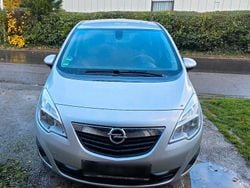 Grau Gebraucht 2010 Opel Meriva Van / Kleinbus | 4.300 € (Fairer Preis)