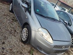 Grau Gebraucht 2008 Fiat Punto Kleinwagen | 2.599 € (Fairer Preis)