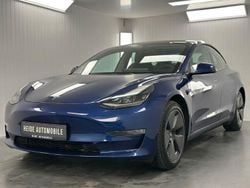 Blau Gebraucht 2022 Tesla Model 3 Limousine | 27.390 € (Guter Preis)