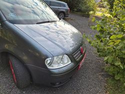Grau Gebraucht 2003 VW Touran Basis Van / Kleinbus | 3.100 € (Etwas zu teuer)