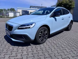 Blau Gebraucht 2017 Volvo V40 CC Plus Kombi | 13.980 € (Fairer Preis)