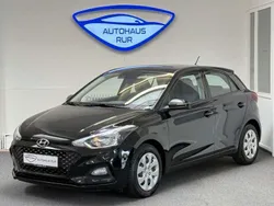 Schwarz Gebraucht 2018 Hyundai i20 Classic Kleinwagen | 11.990 € (Fairer Preis)