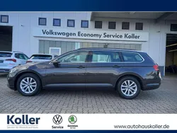 Grau Gebraucht 2023 VW Passat Kombi | 27.770 € (Superpreis)