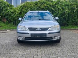 Silber Gebraucht 2005 Ford Mondeo Ghia Kombi | 2.999 € (Etwas zu teuer)