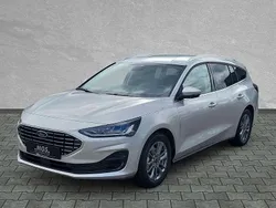 Moondust silver metallic Neu 2025 Ford Focus Titanium Limousine | 31.690 € (Fairer Preis)