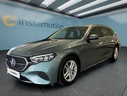 Silber Gebraucht 2024 Mercedes E220 Kombi | 44.949 € (Superpreis)