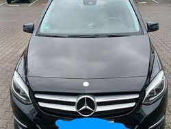 Schwarz Gebraucht 2015 Mercedes B250 Van / Kleinbus | 16.350 € (Guter Preis)