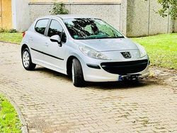 Silber Gebraucht 2008 Peugeot 207 Tendance Limousine | 4.700 € (Teuer)