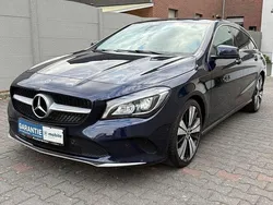 Blau Gebraucht 2017 Mercedes CLA220 Limousine | 14.590 € (Guter Preis)