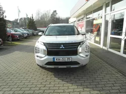 Weiß Gebraucht 2022 Mitsubishi Outlander Edition SUV | 45.890 €