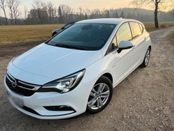 Weiß Gebraucht 2017 Opel Astra Limousine | 8.900 € (Fairer Preis)