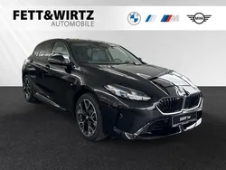 Saphirschwarz metallic Neu 2025 BMW 120 M Sport Kleinwagen | 37.990 € (Fairer Preis)