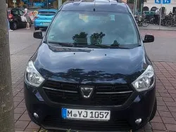 Blau Gebraucht 2018 Dacia Dokker Comfort Van | 7.700 € (Fairer Preis)
