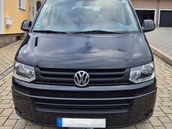 Schwarz Gebraucht 2012 VW Caravelle Van / Kleinbus | 16.000 €