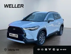 Weiss Gebraucht 2024 Toyota Corolla Cross Team SUV | 33.990 € (Fairer Preis)