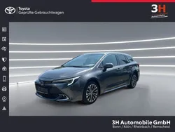 Grau Gebraucht 2024 Toyota Corolla Team Limousine | 28.590 € (Etwas zu teuer)