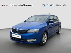 Farbe: race blue metallic Gebraucht 2016 Skoda Rapid Style Kombi | 10.765 € (Fairer Preis)