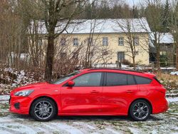 Rot Gebraucht 2020 Ford Focus ST-Line Kombi | 14.589 € (Superpreis)