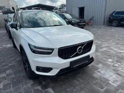 Weiß Gebraucht 2021 Volvo XC40 R-Design SUV | 22.700 € (Guter Preis)