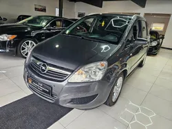 Karbongrau/technical grey Gebraucht 2009 Opel Zafira Edition Van / Kleinbus | 5.499 € (Teuer)