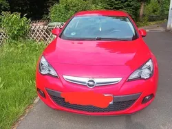 Rot Gebraucht 2016 Opel Astra GTC Coupé | 7.800 €