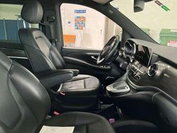 Grau Gebraucht 2021 Mercedes V300 Avantgarde Edition Van / Kleinbus | 51.155 € (Fairer Preis)