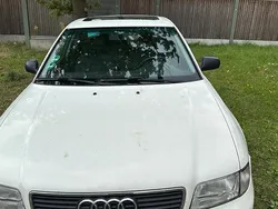 Weiß Gebraucht 1996 Audi A4 Limousine | 1.300 € (Guter Preis)