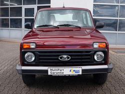 Rot Gebraucht 2021 Lada niva SUV | 13.500 € (Fairer Preis)