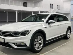Pure white Gebraucht 2018 VW Passat Alltrack Kombi | 21.885 € (Guter Preis)