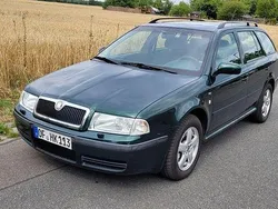Grün Gebraucht 2001 Skoda Octavia Elegance Kombi | 2.100 € (Fairer Preis)
