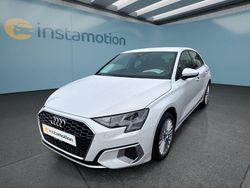 Weiß Gebraucht 2023 Audi A3 Sportback Kleinwagen | 25.649 € (Guter Preis)