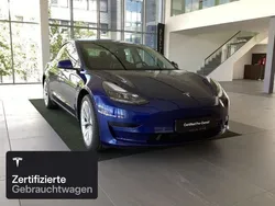 Blau Gebraucht 2022 Tesla Model 3 Limousine | 31.100 € (Etwas zu teuer)