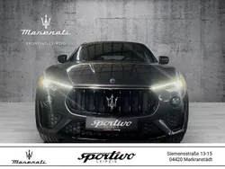 Grau Gebraucht 2022 Maserati Levante SUV | 69.444 € (Teuer)