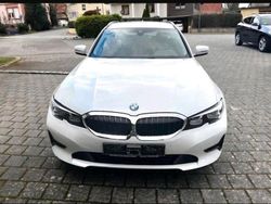 Weiß Gebraucht 2022 BMW 320 Comfort Edition Kombi | 24.950 € (Superpreis)