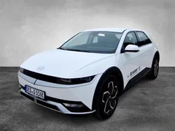 Weiß (atlas white) Neu 2024 Hyundai Ioniq Dynamiq Limousine | 42.980 €