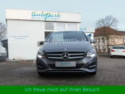Grau Gebraucht 2015 Mercedes B200 Urban Van / Kleinbus | 16.890 € (Etwas zu teuer)